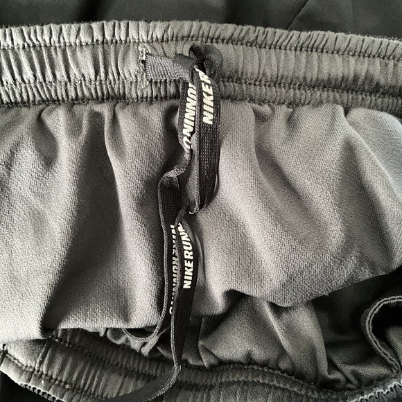 Nike Shorts Boys XXL Black Blue Colorblock Dri Fit Running Train Casual Workout - Picture 4 of 5